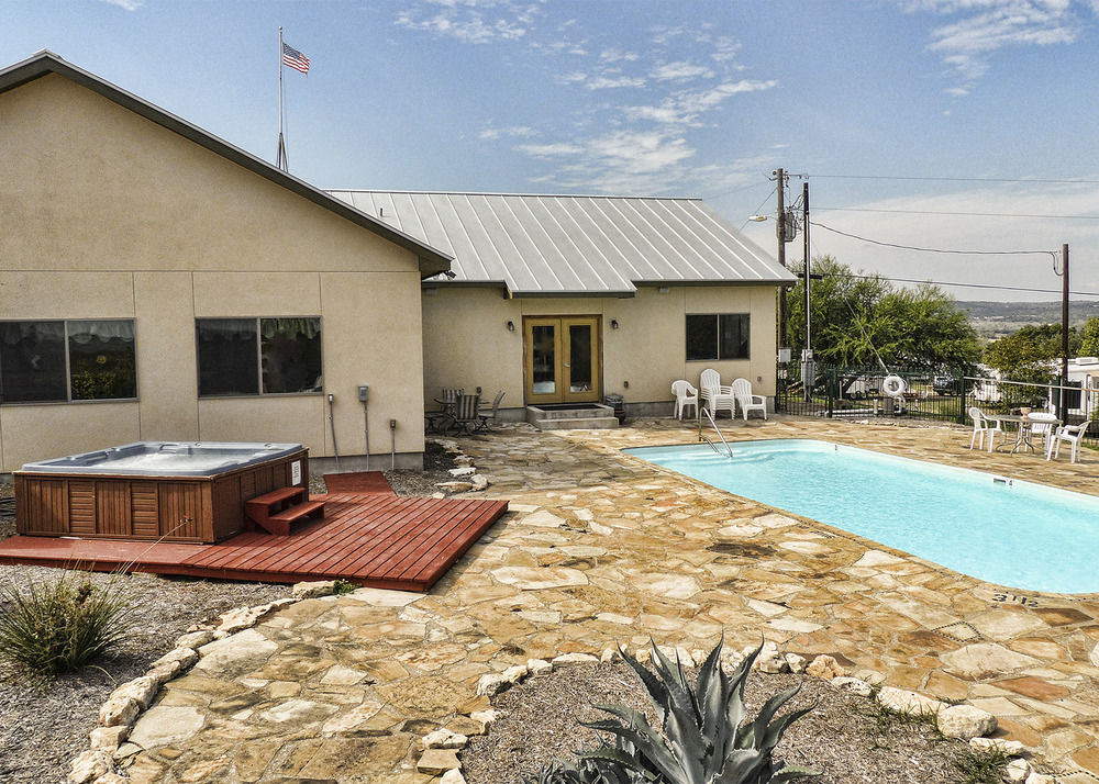Top Of The Hill Rv Resort & Cabins Waring المظهر الخارجي الصورة